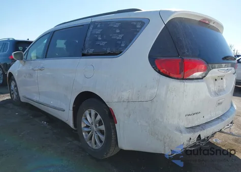 2017 Chrysler Pacifica Touring-L из США, поврежденный, VIN 2C4RC1BG3HR660470